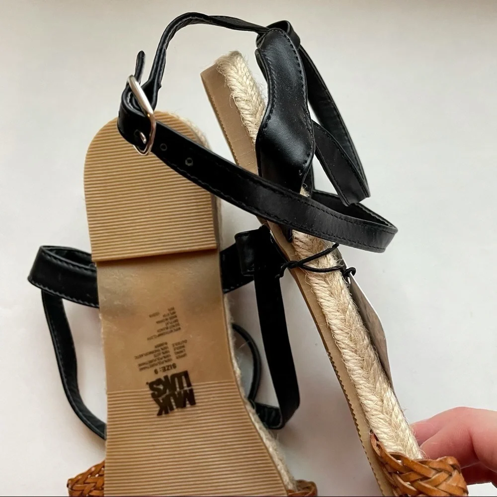 🎯3/$10 Muk Luks Espadrille Bottom Flat Sandals Black Medium Brown 9 NWT